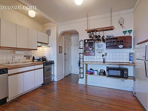 2nd image of 360 Clinton Ave APT 6E