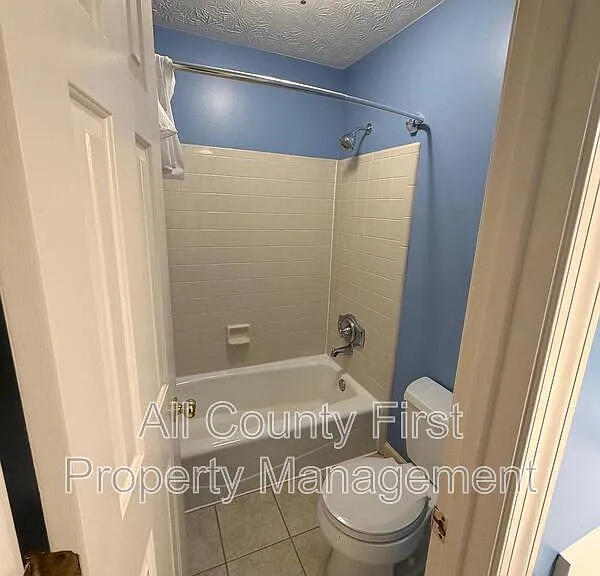 2438 Kings Arms Dr NE — Photo 24