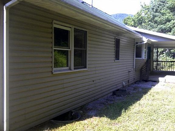 2nd image of 476 Highway 221