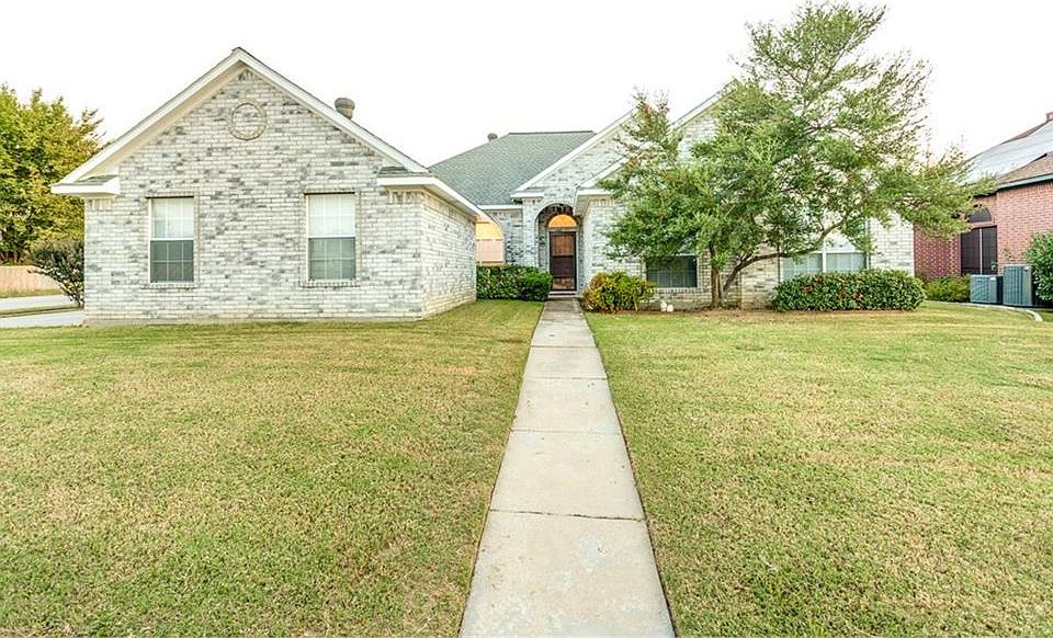 1st image of 6744 Moss Ln