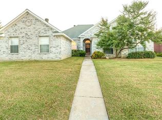 6744 Moss Ln, North Richland Hills, TX 76182