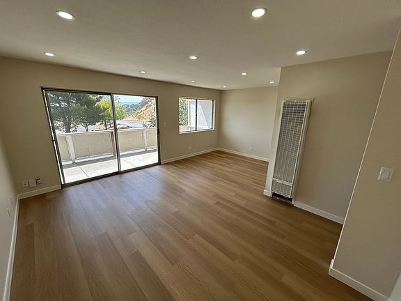 5th image of 2760 Melendy Dr #1
