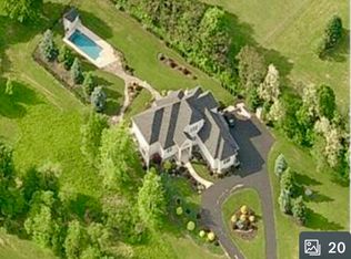 499 Red Corner Rd, Douglassville, PA 19518