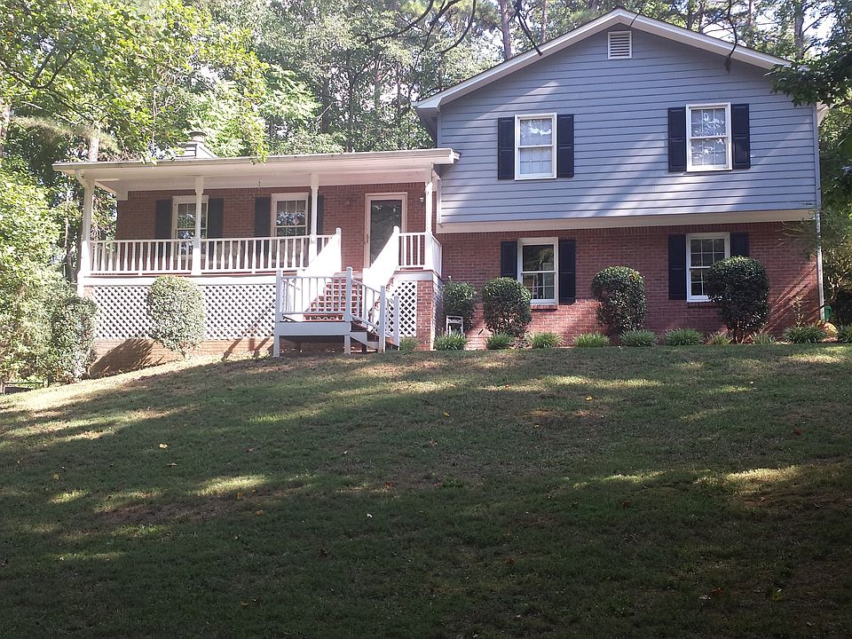 1st image of 631 Tahoe Cir SE