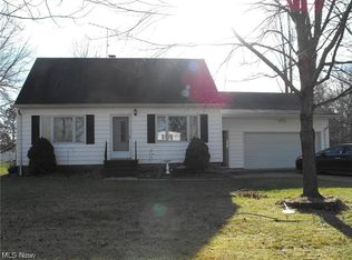 38200 Hurricane Dr, Willoughby, OH 44094