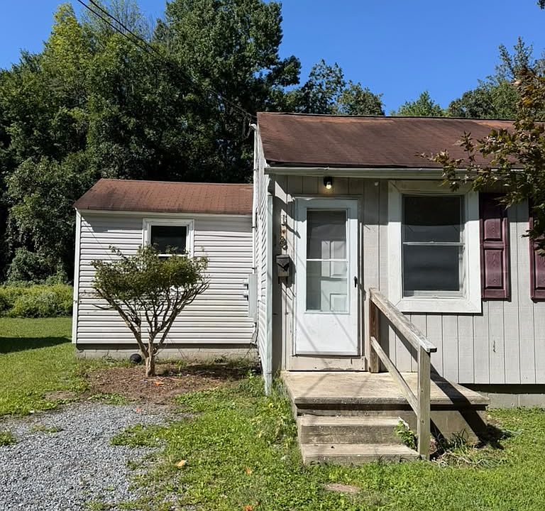 1st image of 14-20 Brown Rd #18