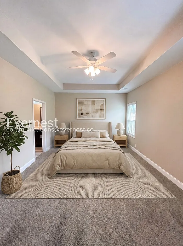 4 bed, 3.0 bath, 2081 sqft, $1,995 — Photo 4
