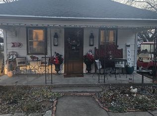 211 E 2nd St, Eskridge, KS 66423