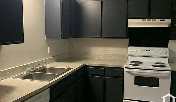 3rd image of 3330 E 7th Ave APT 2