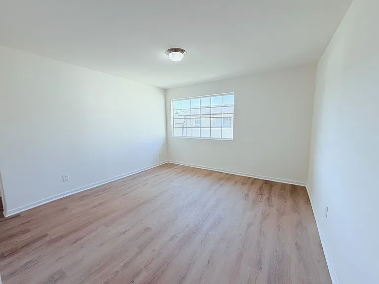 443 Dargan Pl SW — Photo 4
