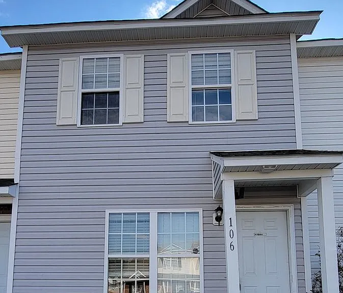 106 Pinegrove Ct — Photo 1