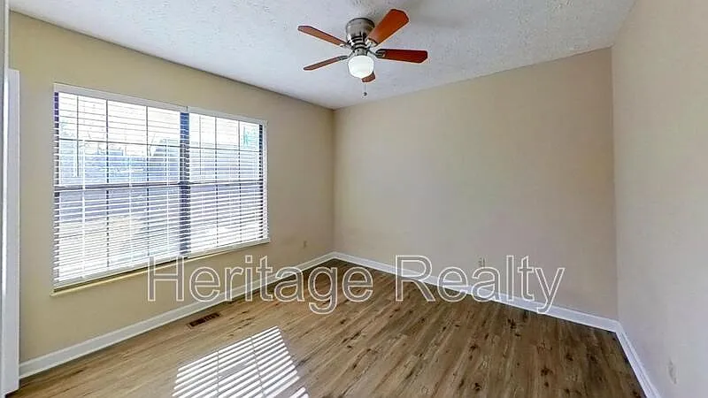 3 bed, 2.5 bath, 1530 sqft, $1,950 — Photo 4