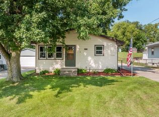 3320 Bowling St SW, Cedar Rapids, IA 52404