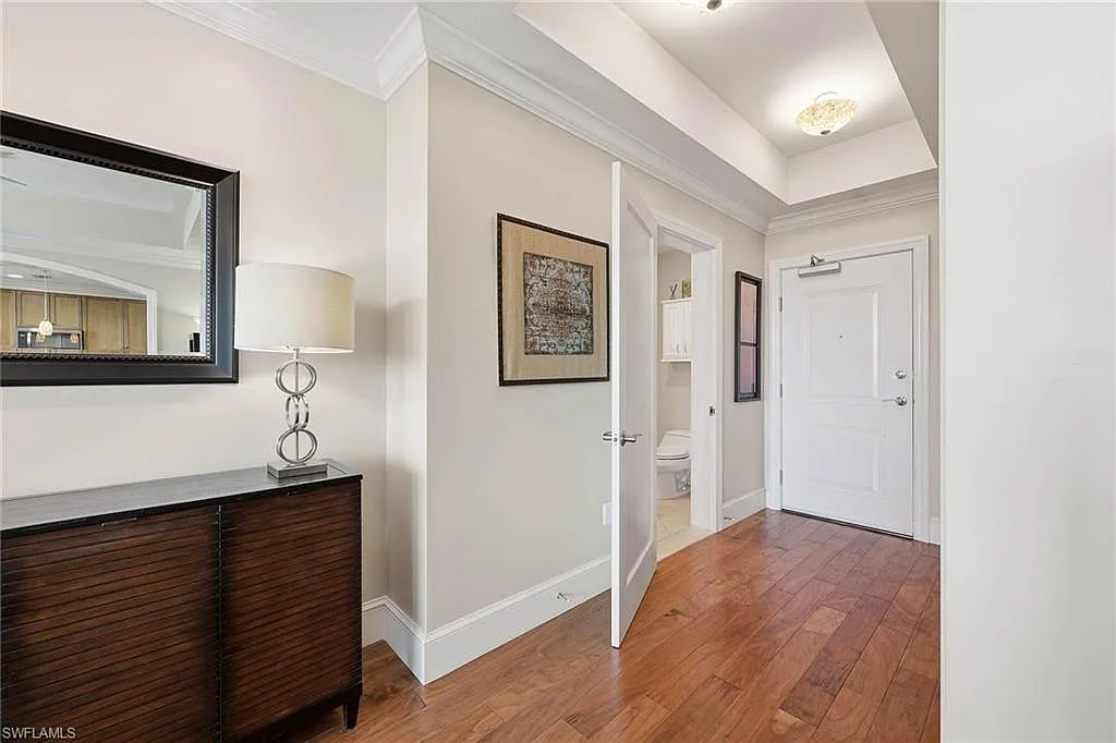 1 bed, 1.5 bath, 1484 sqft, $8,500 — Photo 2