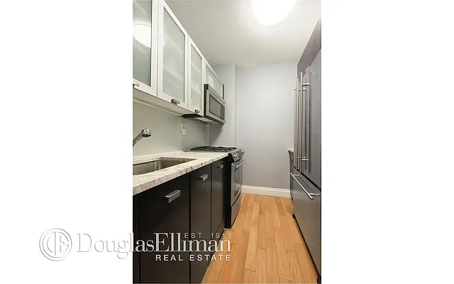 Rented by Douglas Elliman | media 4