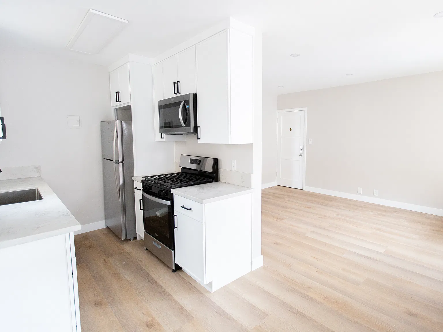 1 bed, 650 sqft, $1,975 — Photo 3