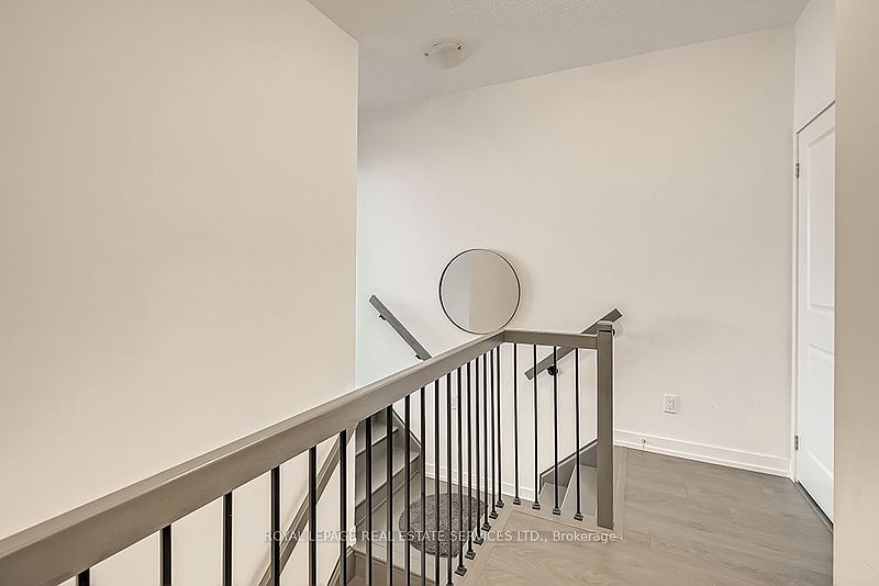 Oakville Townhouse for rent - 3 Bedrooms — photo 24