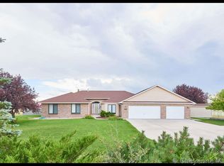 1007 Twin Mountain Rd, Cheyenne, WY 82009