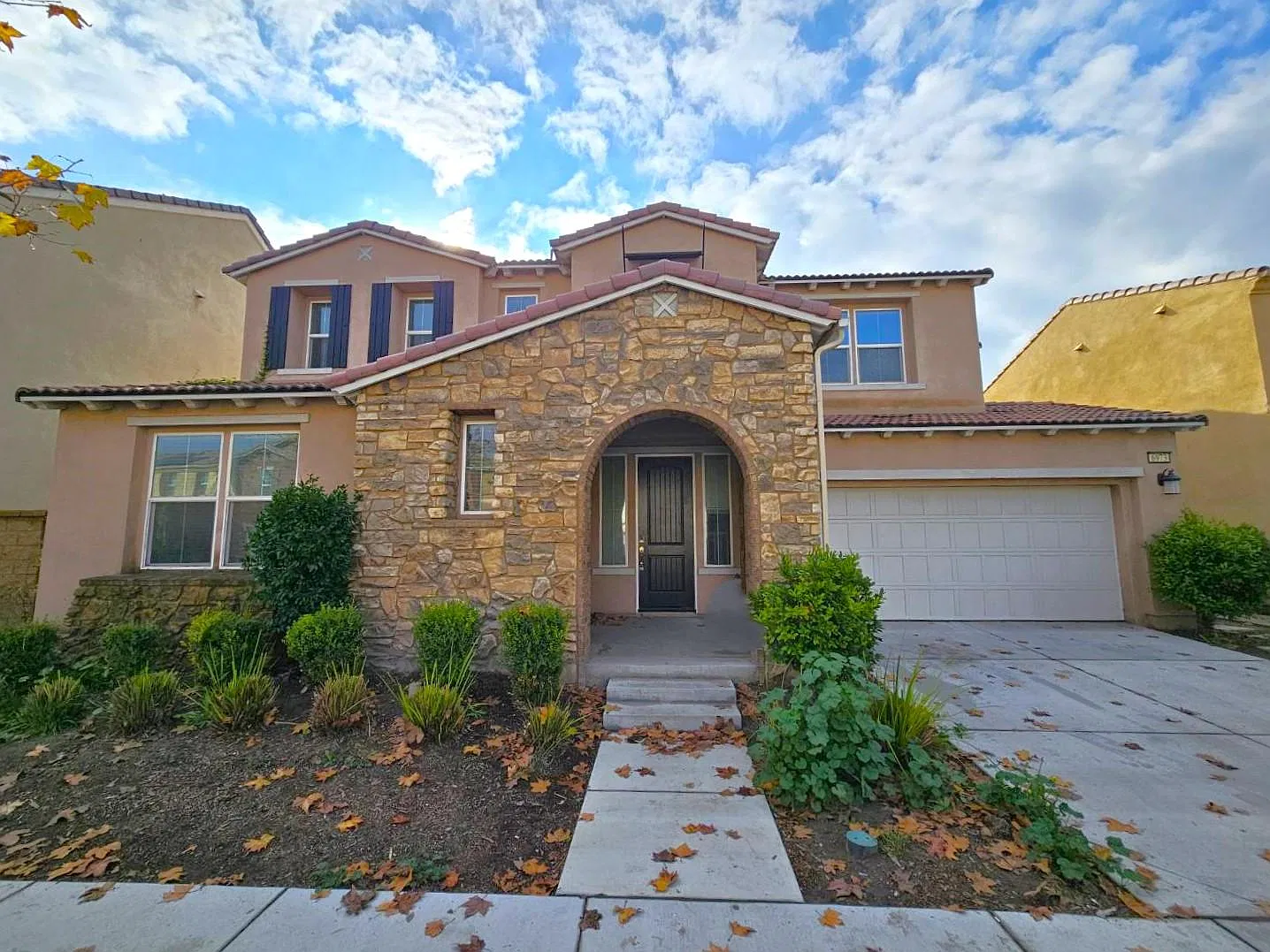 4 bed, 3.5 bath, 3156 sqft, $4,300 — Photo 1