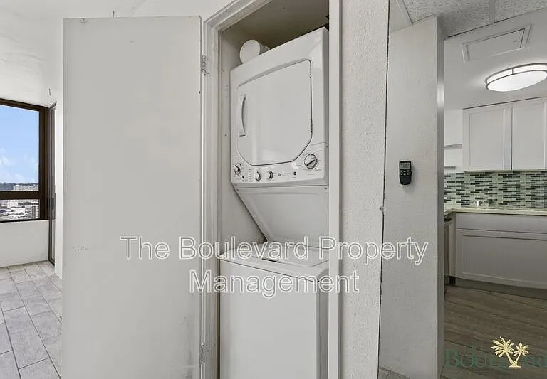 2499 Kapiolani Blvd #3506 — Photo 6