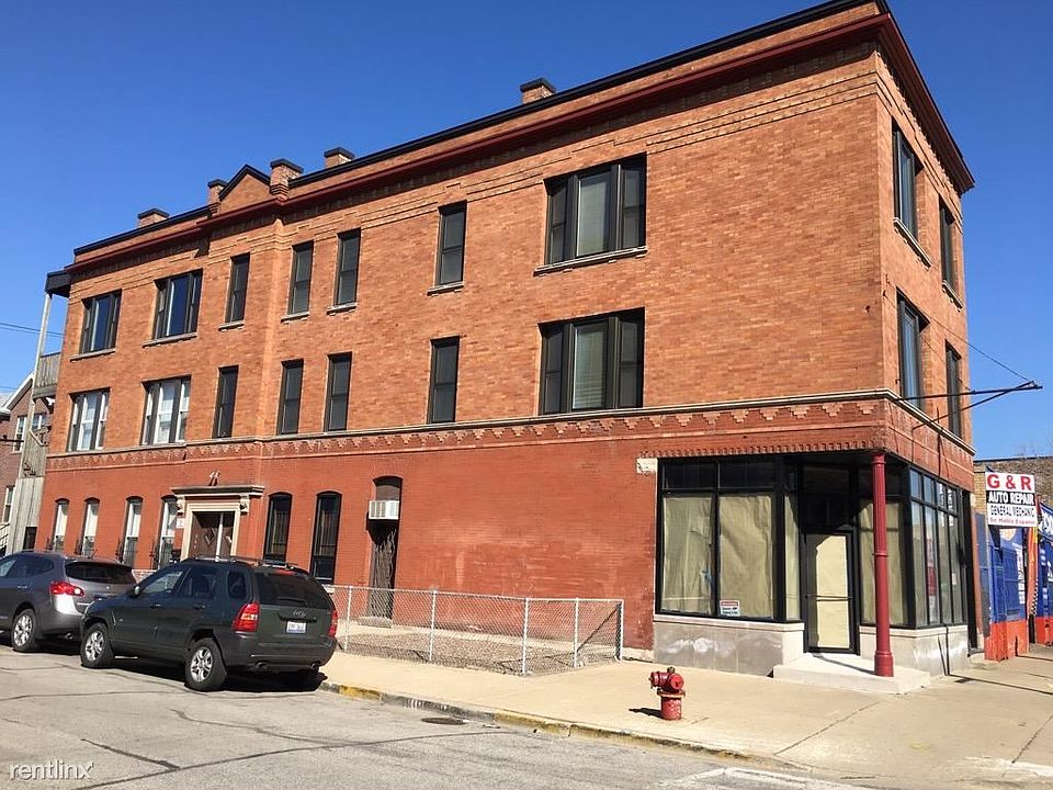 2nd image of 826 S Western Ave