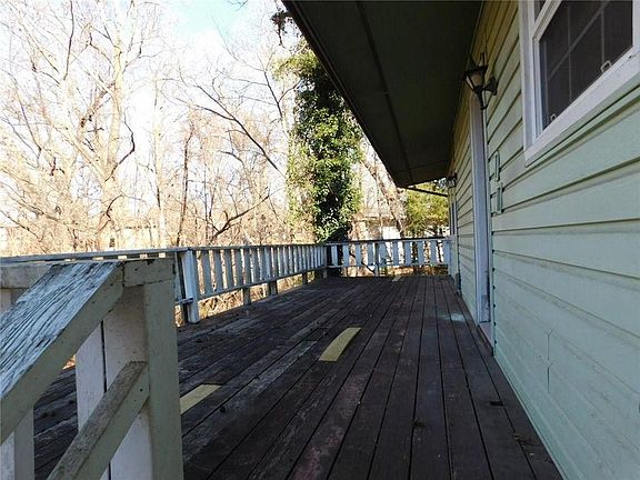 2nd image of 8 Cobb Cir