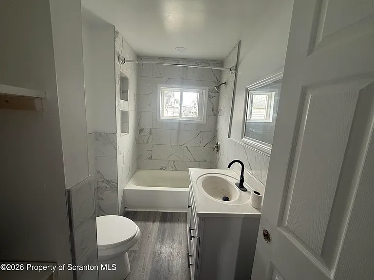 216 Horton St — Photo 7
