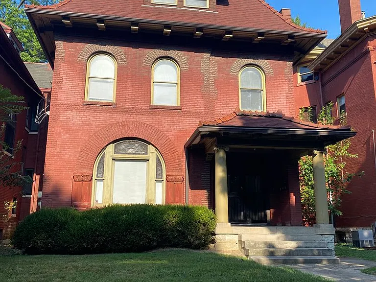 1708 — Photo 2
