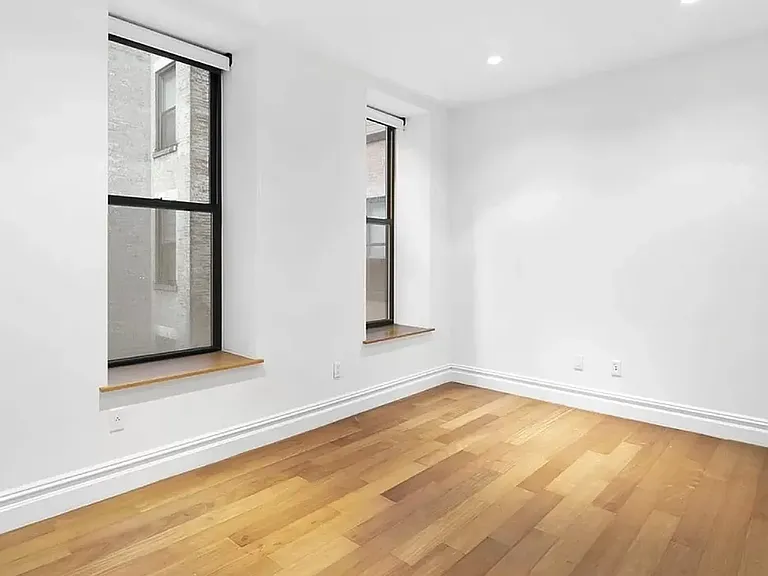 154 W 70th St #3R — Photo 2