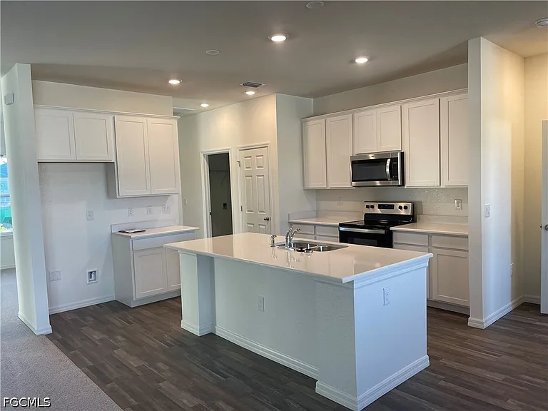 1820 NW 19th Ave — Photo 5