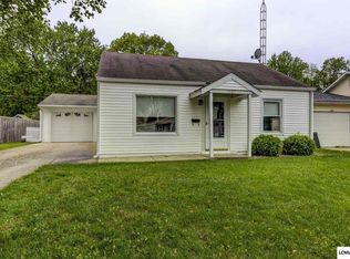 1565 Pulaski St, Lincoln, IL 62656