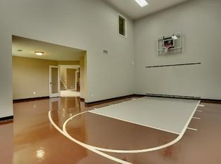 343 Riverside Cir, Anoka, MN 55303