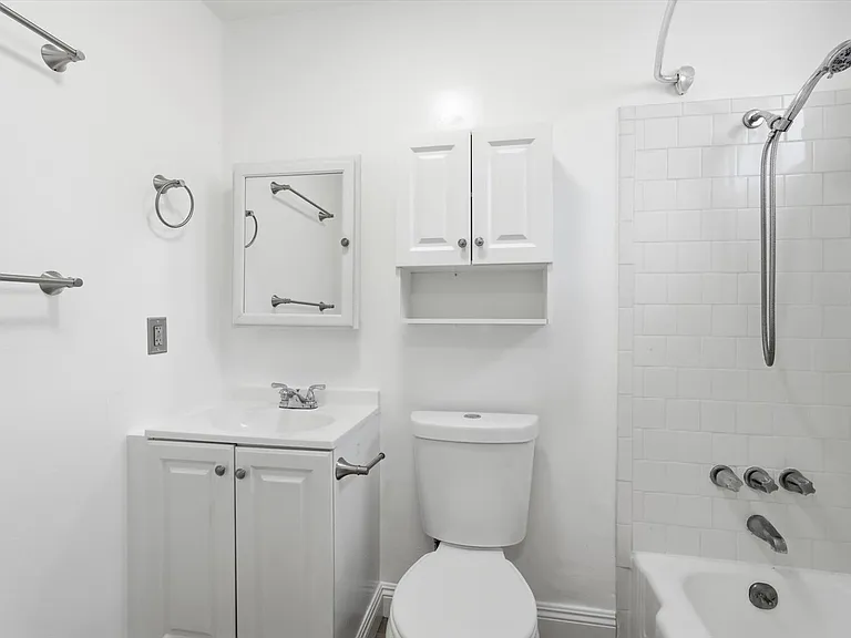 Sunrise Manor — Photo 19