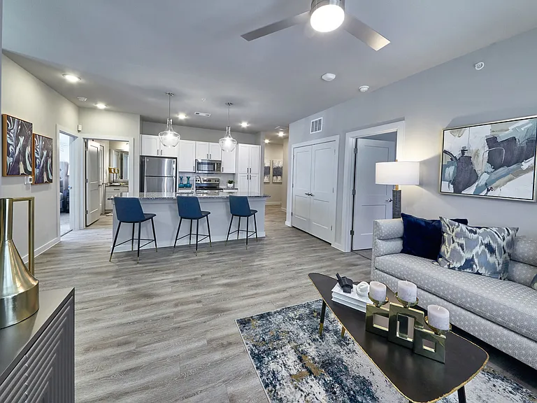 Neuhaus Lake Worth — Photo 23