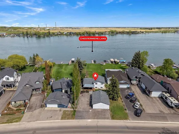 272 W Chestermere Dr, Chestermere, AB T1X 1B2