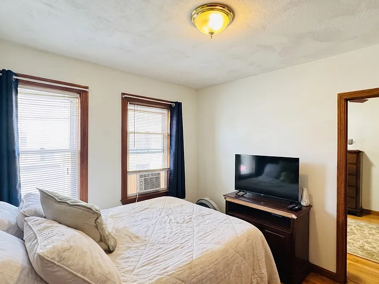 58 Hilton St — Photo 8