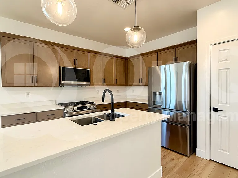 1282 W Sparrow Dr — Photo 3