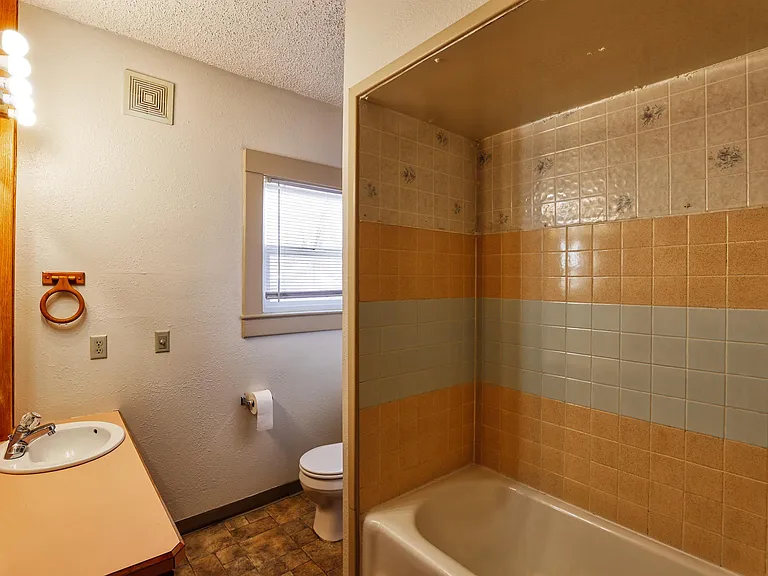625 Lewis St #M — Photo 16