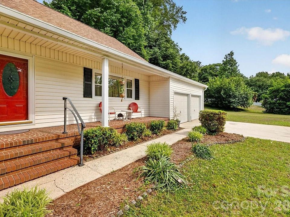 1st image of 1303 Wildwood Dr
