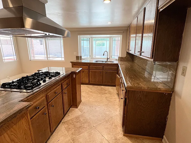 17141 Green Ln — Photo 10