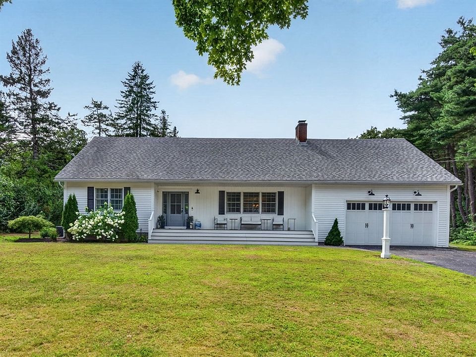 1st image of 6 Hawthorne Cir