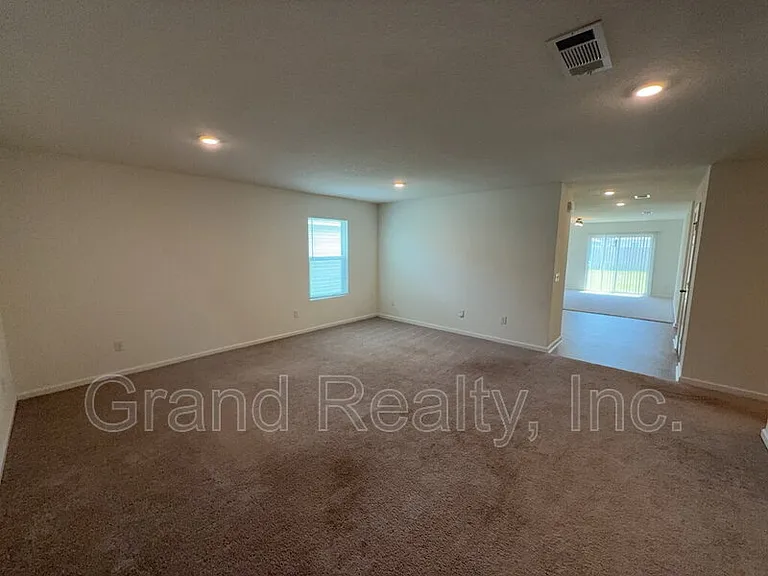 4360 Jitterbug St — Photo 4
