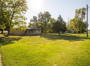 402 2nd Ave SE, Gravette, AR 72736