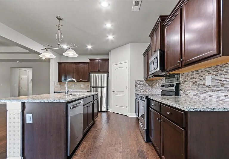 220 Dinner Tree Sq — Photo 10
