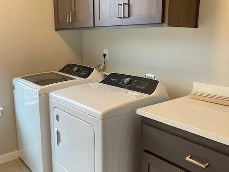 6473 Jacobe St NE — Photo 2