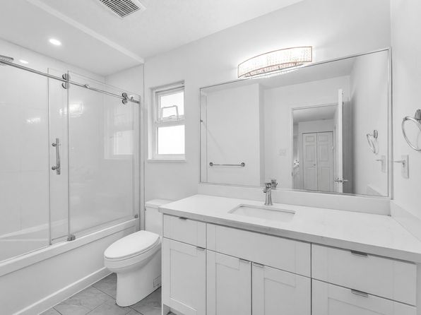 5 bedroom rental in Richmond — photo 15