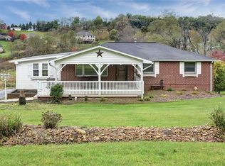 5923 Claridge Rd, Penn Twp, PA 15632