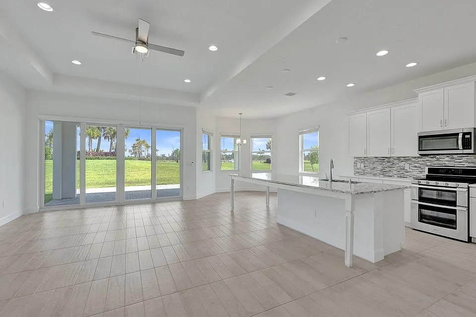 3 bed, 2.0 bath, $3,699 — Photo 2