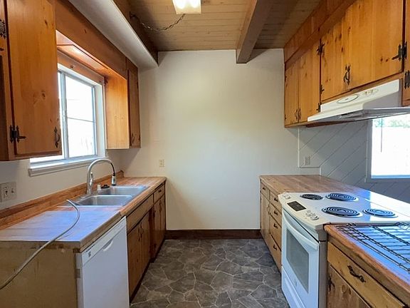 3rd image of 3001 Lakeshore Blvd APT 1
