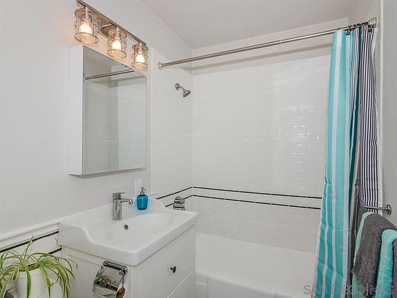 2nd image of 3823 Edna Pl